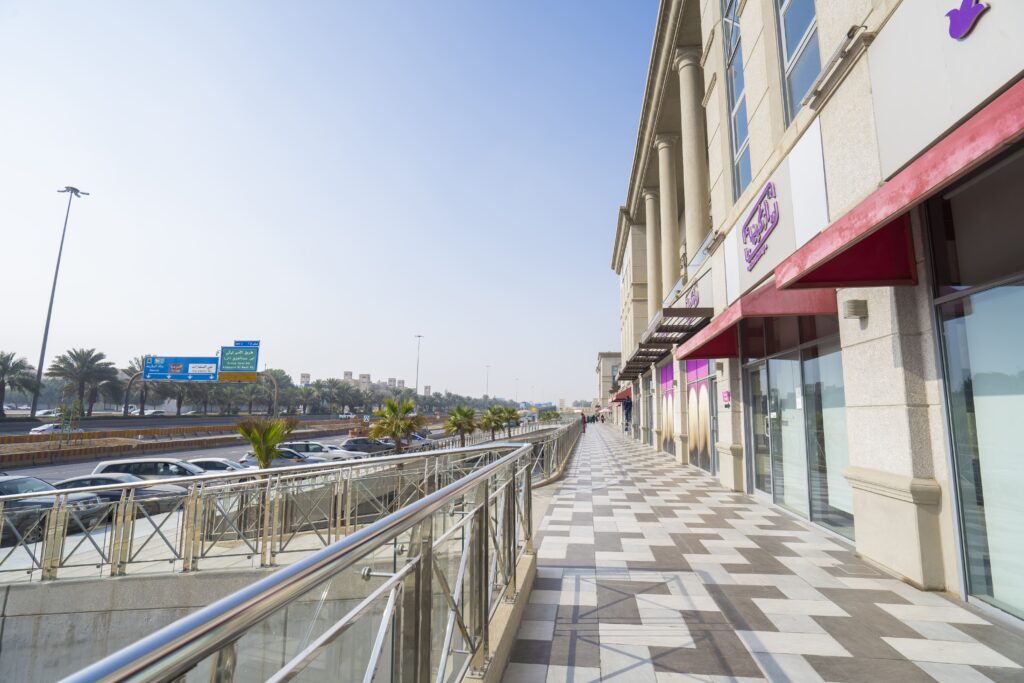 حي حطين يعد من أفخم أحياء شمال الرياض - تطبيق عقار